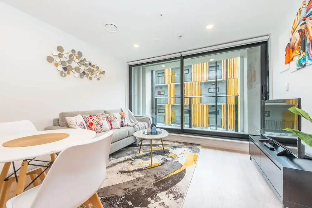 Ehome - Brand New Designed & Stunning Apartment In CBD