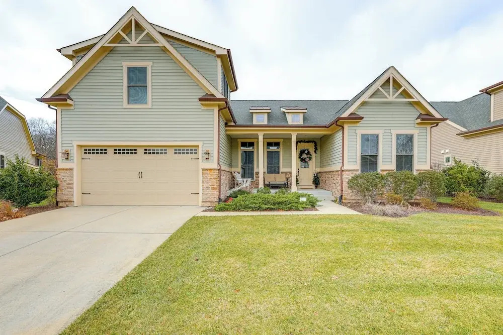 Shuttle to Beach: Shore Thing Home in Ocean View