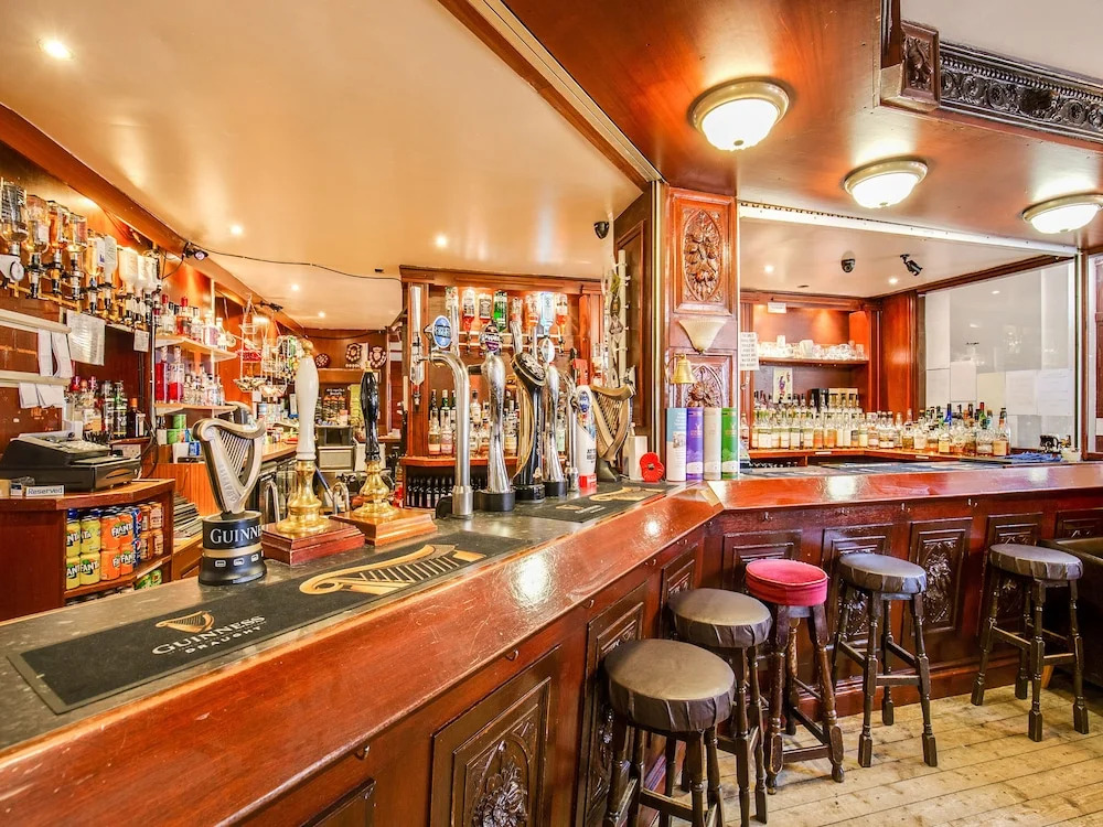 The Richmond Arms Hotel by OYO