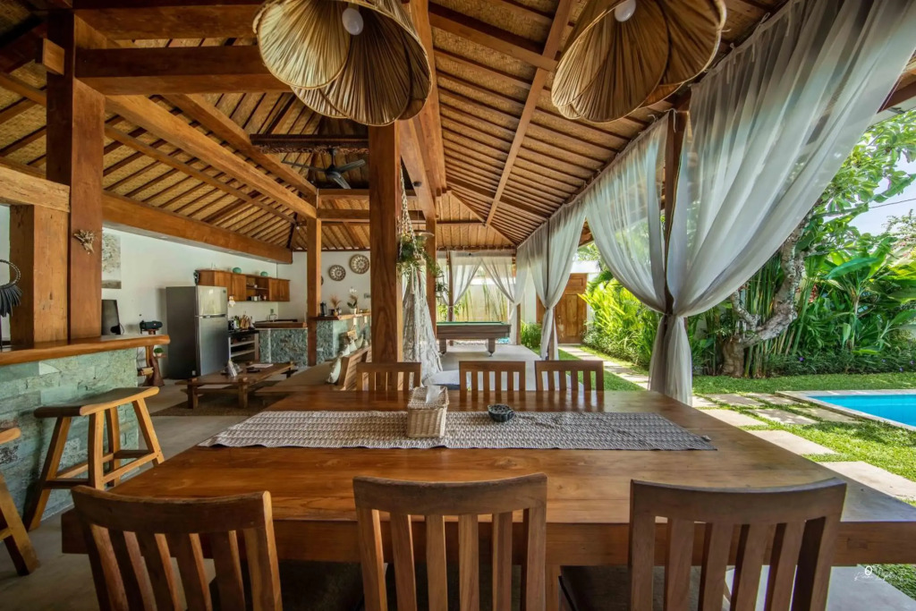 Elvano villa in heart of seminyak and near beach