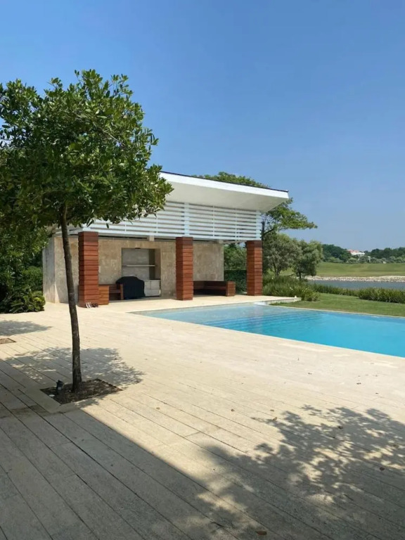 7-bedroom Mansion With Amazing Lake and Golf View in Luxury Beach Resort