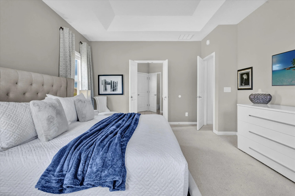 6 Bd 6 Ba Bella Vida 4564 Cl