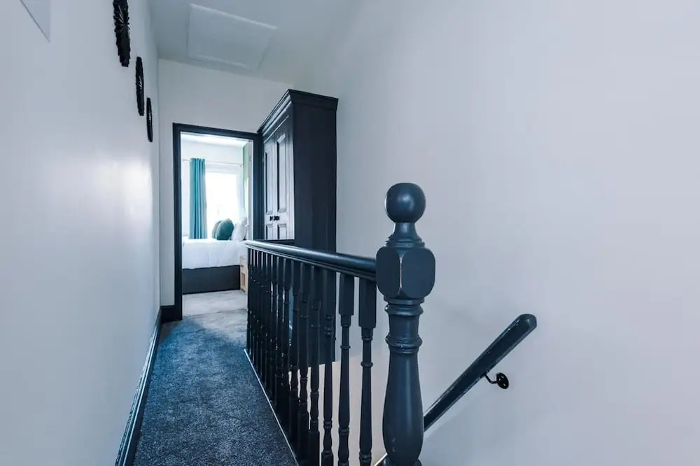 Ideal for Contractors Long Term Stays Sleeps 8