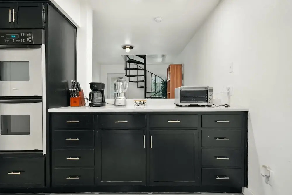 4 Bedroom Near Soco With a Private Pool & Sauna