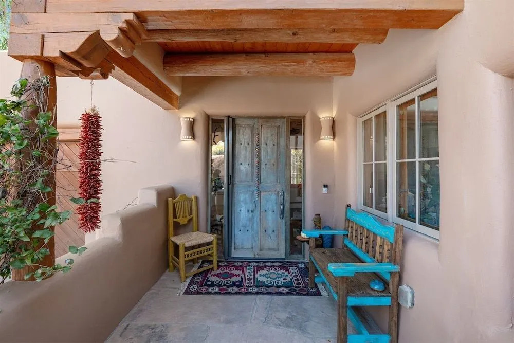 La Joya - Spacious and Historic Downtown Jewel