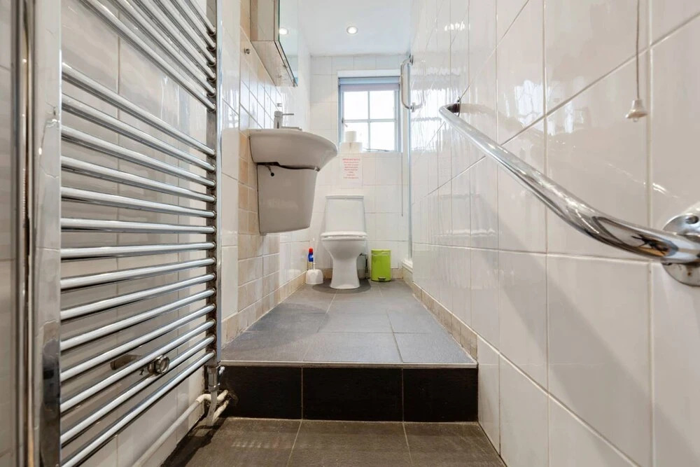 Comfortable 2 Bedroom Flat With Good Transport