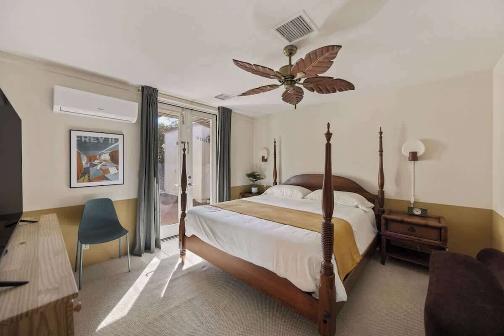 Zen Palm Desert Bungalow