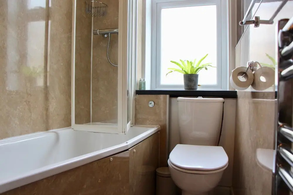 Spacious 2 Bedroom Holyrood Flat With Great Views