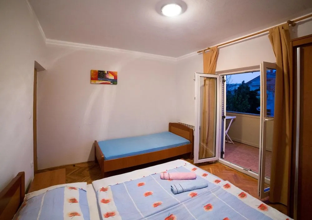 Lopar Family Residence 518