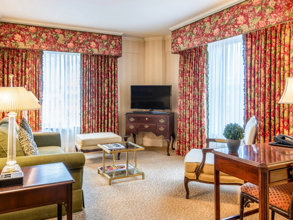 Mayflower Park Hotel