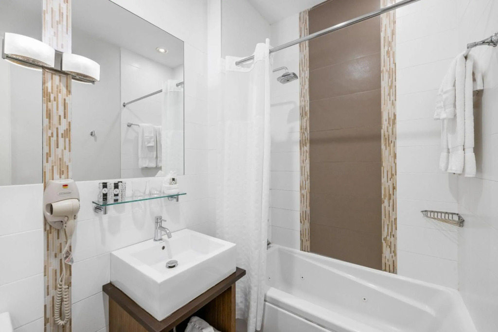 Aura Hotel Brooklyn