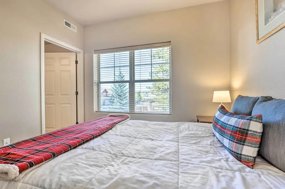 Spacious Fraser Condo ~ 6 Mi to Winter Park!
