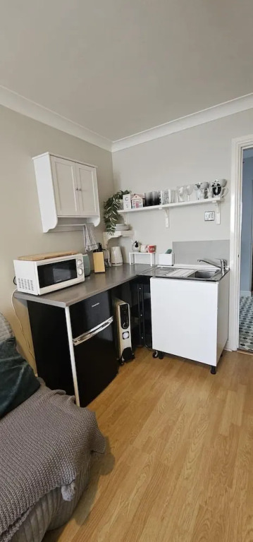 Apartment Sleeps 4 With Parking