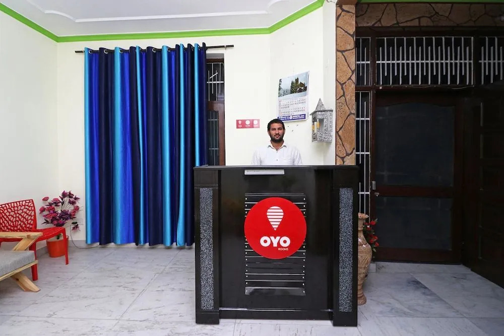 OYO 10071 Go Rooms Sector 45