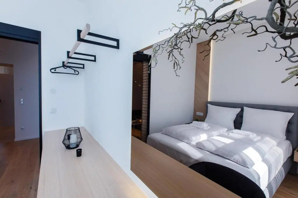 Zeus Design Apartments Unique #36
