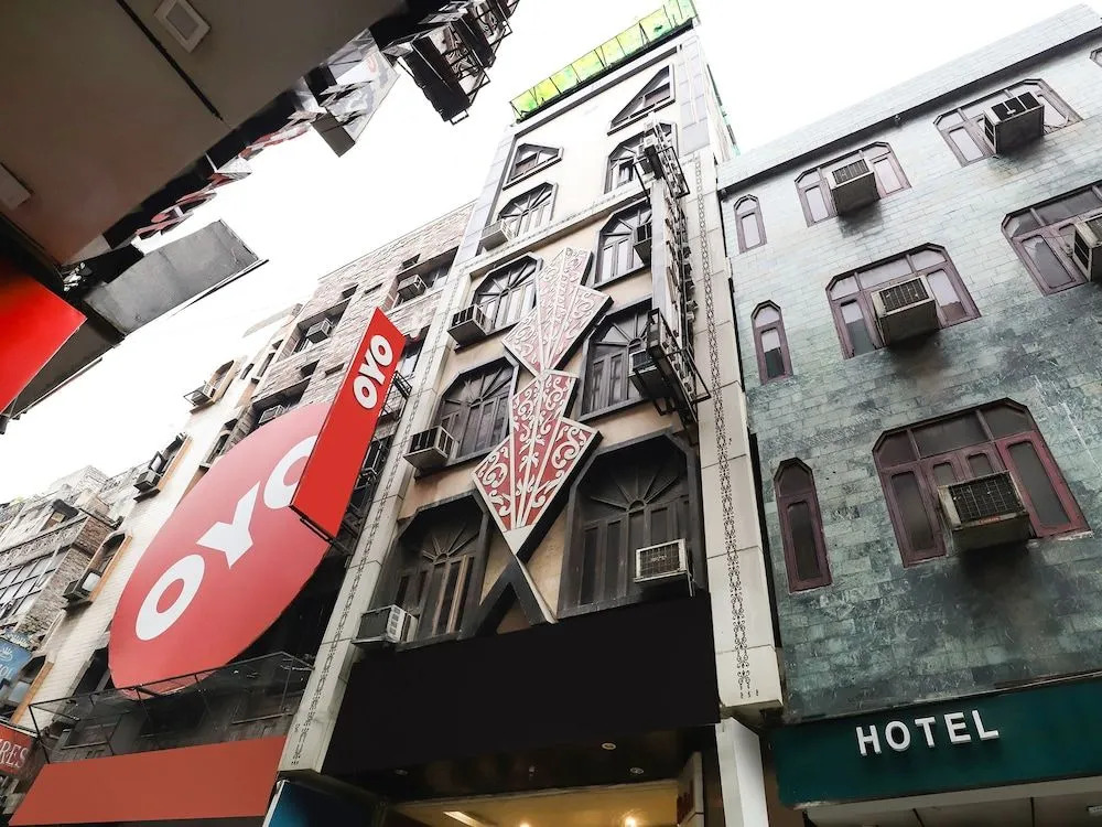 OYO 26216 Hotel Maanvi