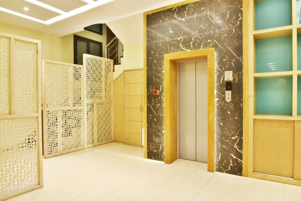 Hotel Amritsar International 2 min walk from Amritsar Bus Stand