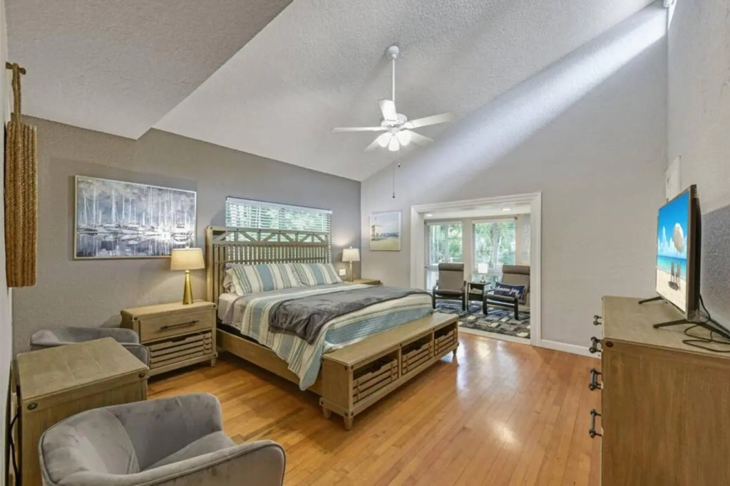 Large home with king bed on an acre lot