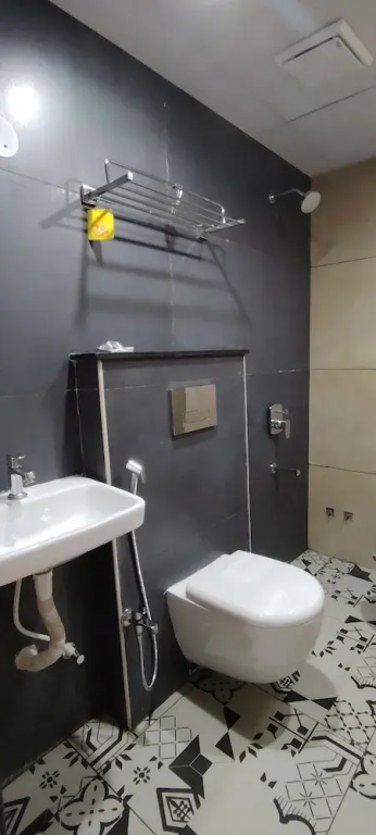 PubliQ Luxury Stays KPHB