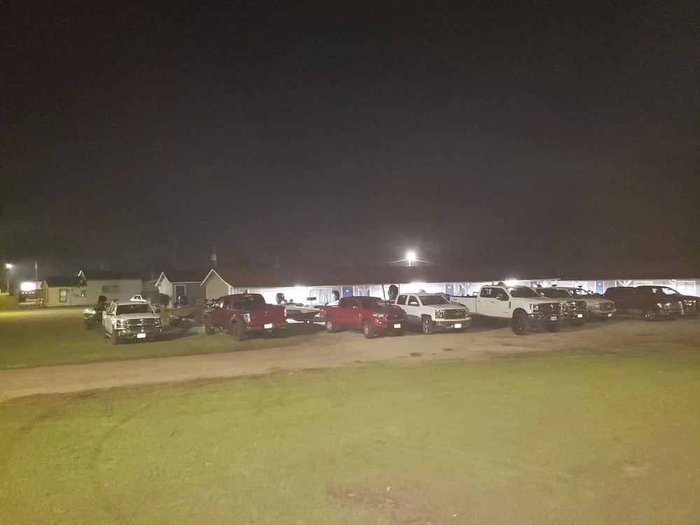 Clear Lakes Inn