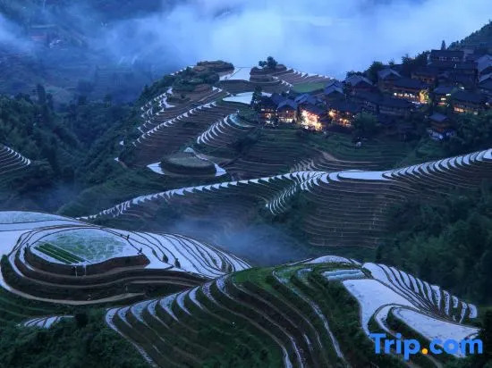 Chenyunxuan·Cloud Pool Panoramic Hotel (Jinfo Ding No.3 Observation Deck Branch)