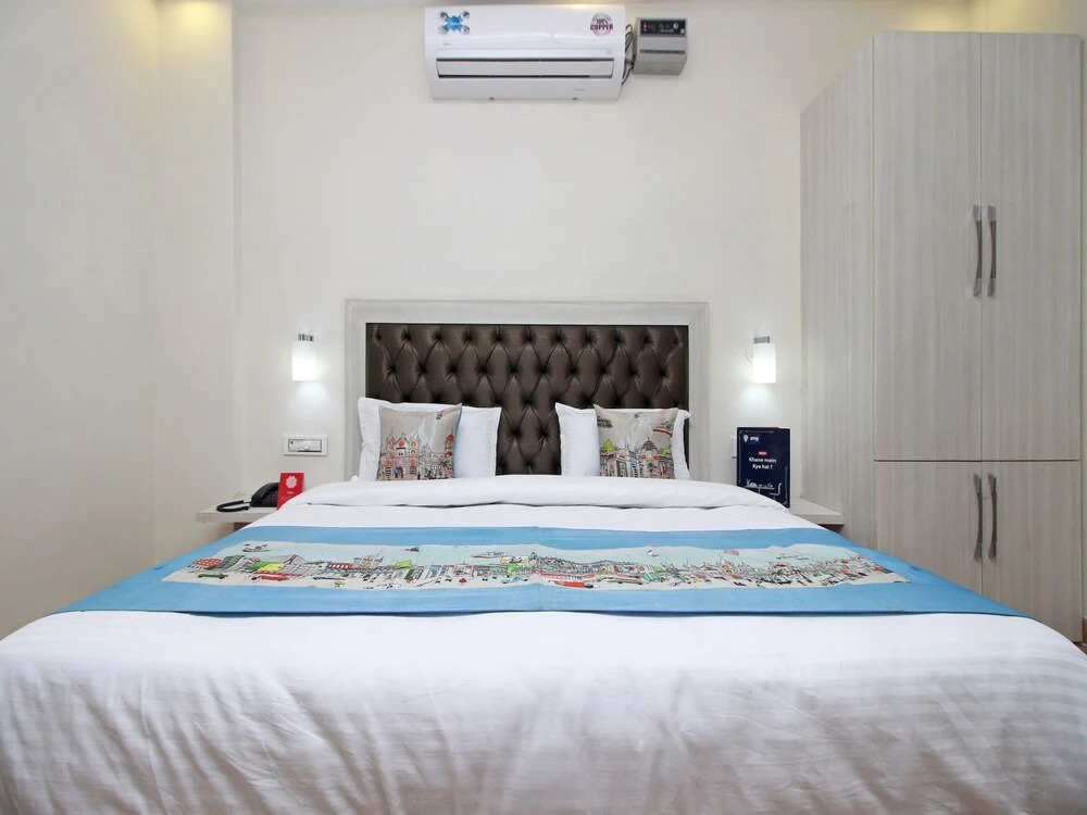 OYO 8982 Surya Residency