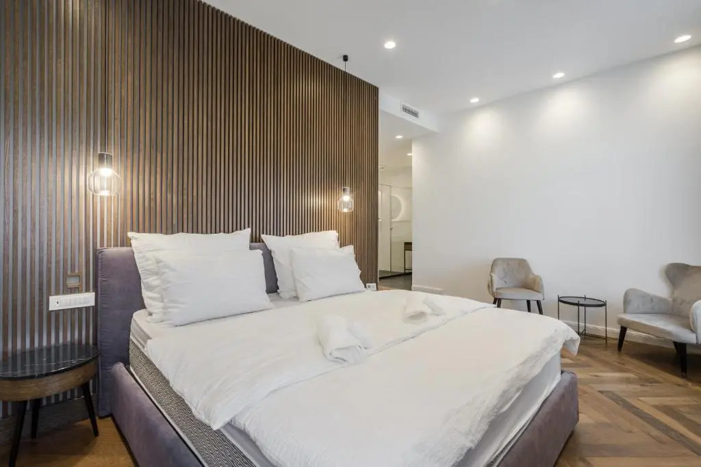 Budapest Eye- Boutique Suites, by BQA