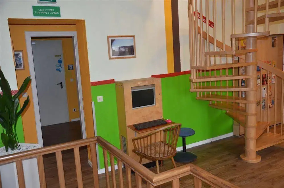 Backpackers Düsseldorf - SELF CHECK-IN