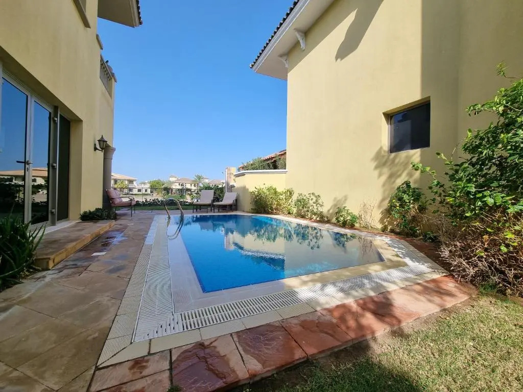 Palm Jumeirah Stunning 4BHK Villa