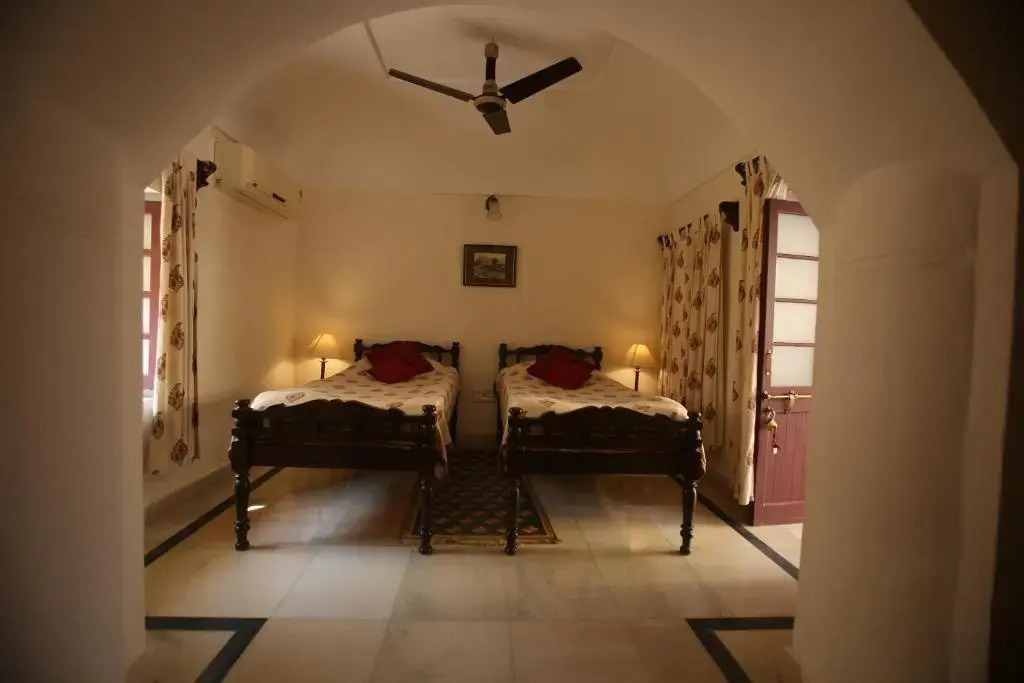 Roop Niwas Kothi, Near Mandawa