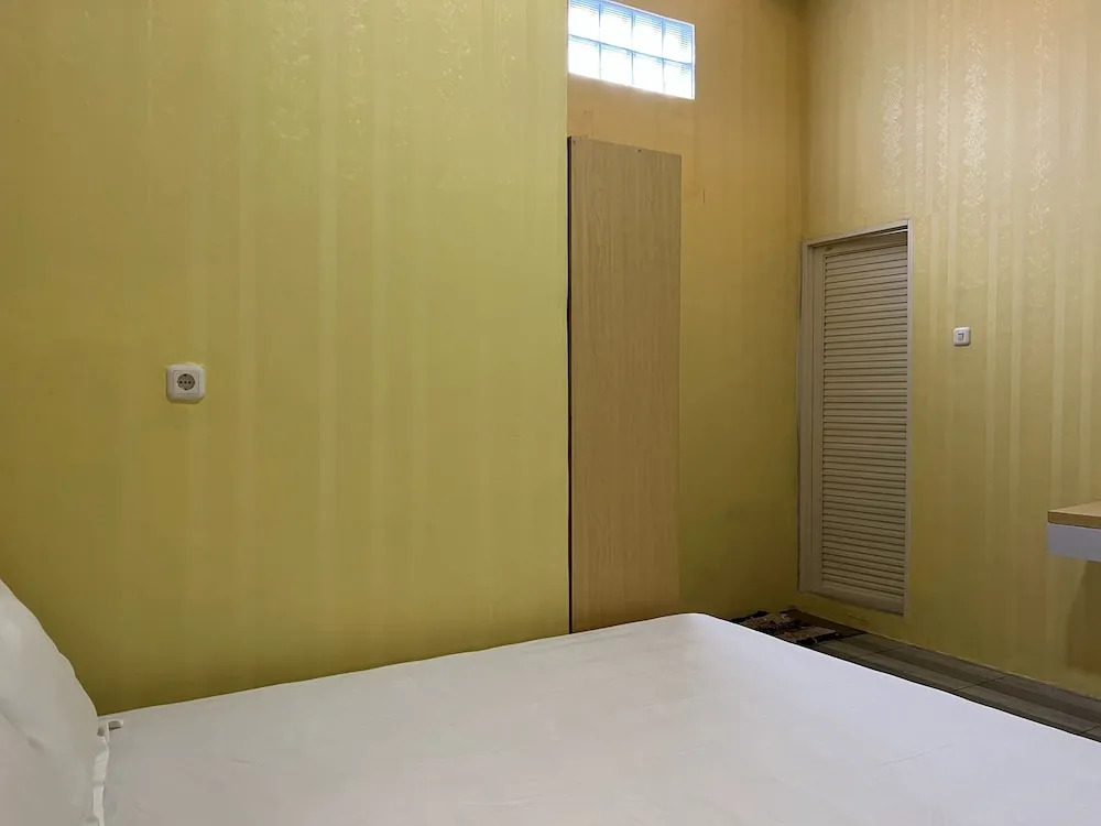 Hotel O Batodupi Guesthouse Syariah Near Buttu Kasambi