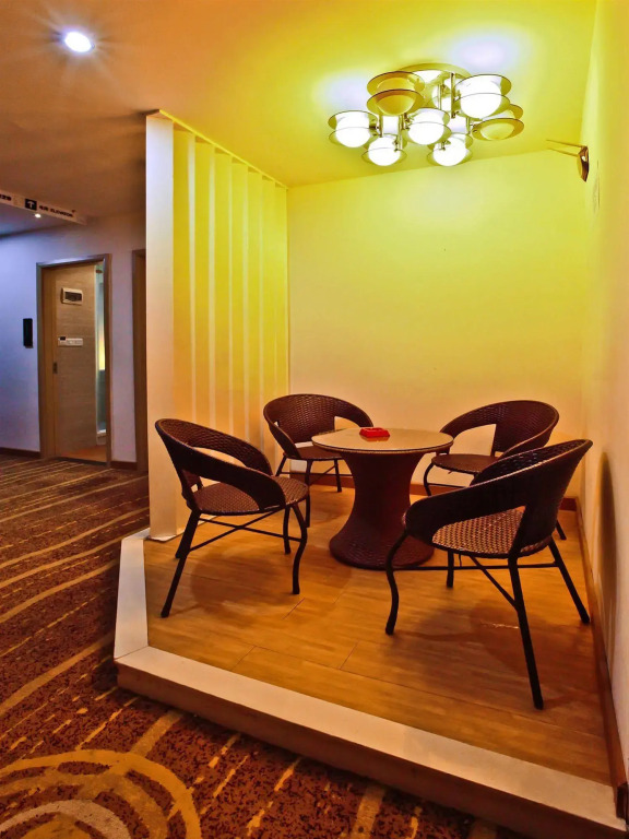 Tavernew Hotel