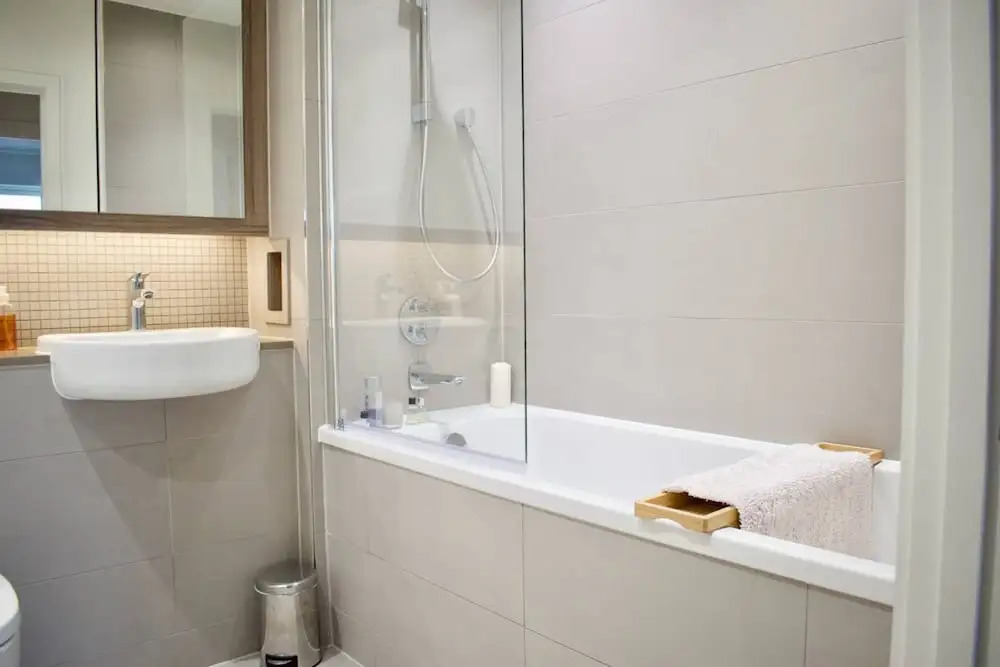 Modern 1 Bedroom Flat With Balcony Near Canary Wharf