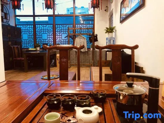 Rongfu Laozhai Hotel Close to Shichahai Scenic Area , Nanluogu Lane and Forbidden City