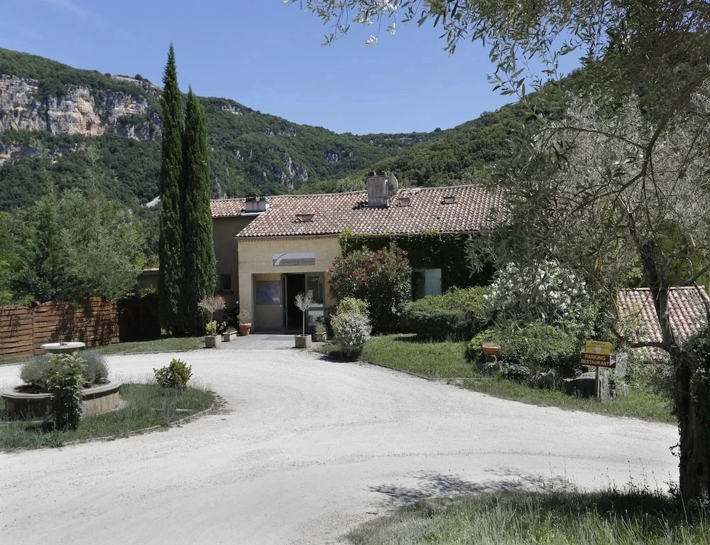 2-person Studio Near Pont Darc