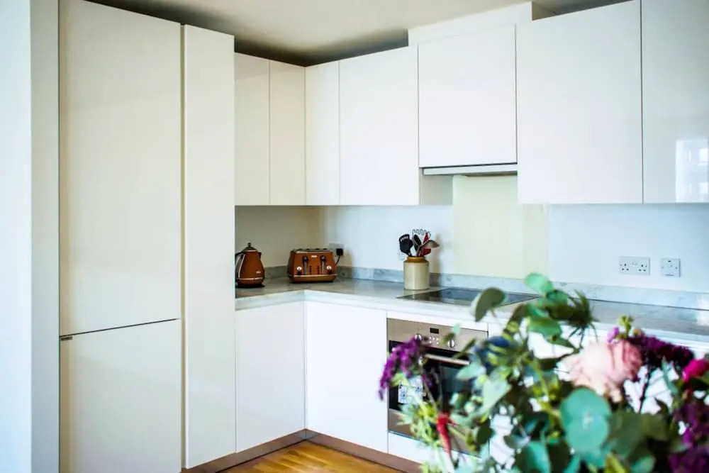 Stylish 2 Bedroom Flat With Balcony
