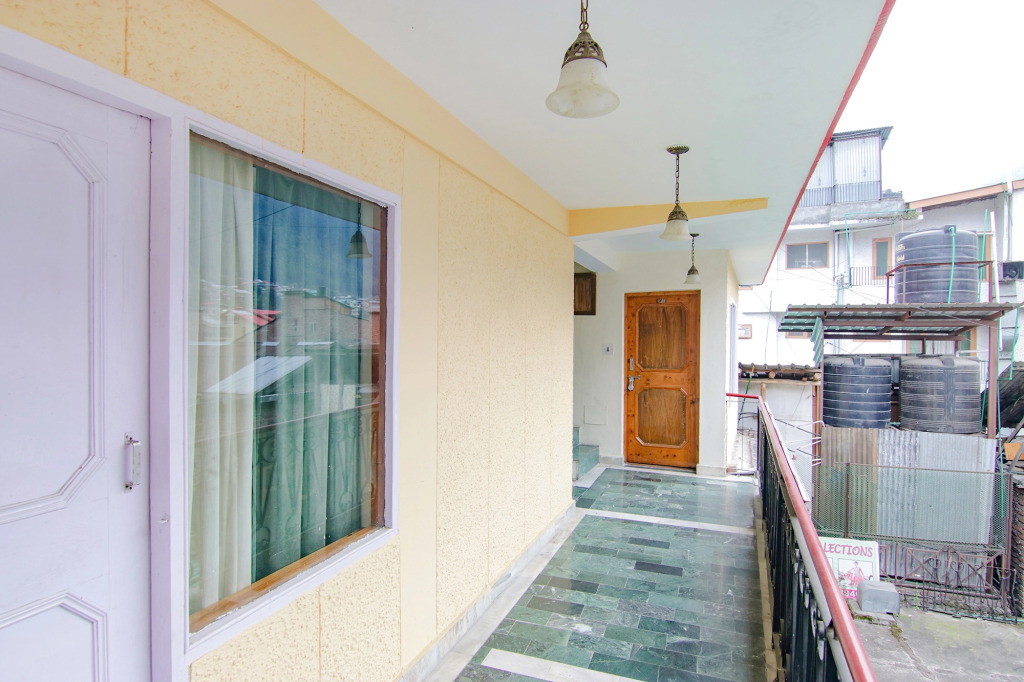 Fabhotel Pushpak