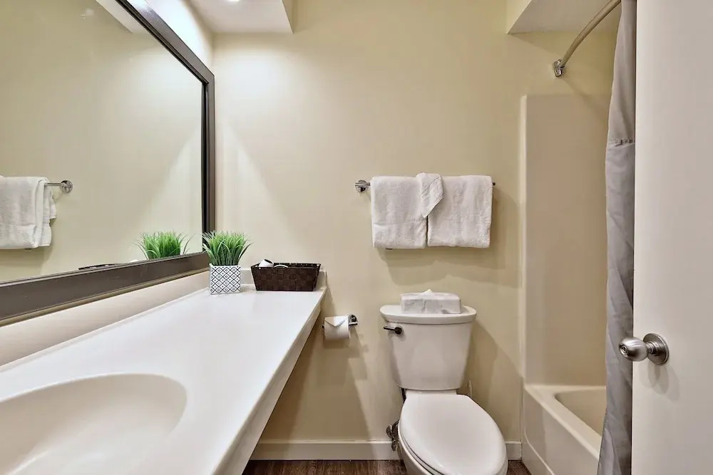 Hotel Style Condo Promising a Comfortable and Convenient Retreat Right in the Heart of Vermont ski Country