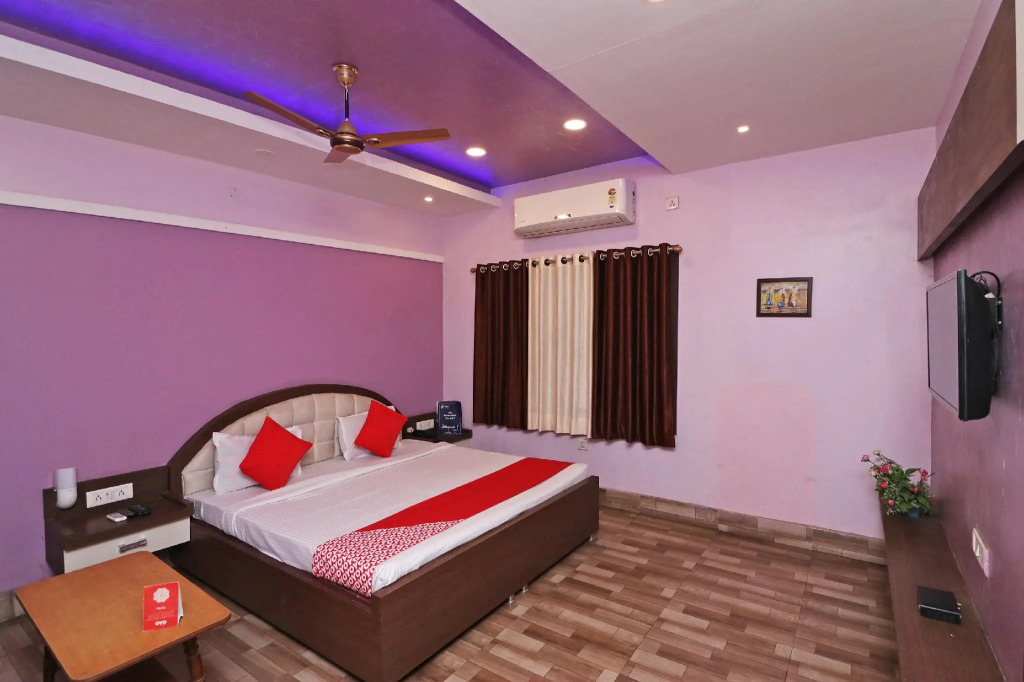 OYO 18668 Ananya Guest House
