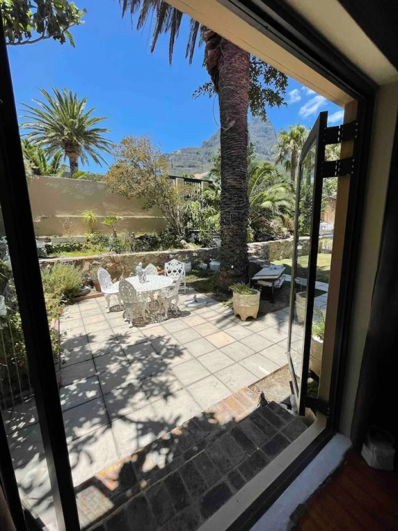 Living In Mountain Views Camps Bay