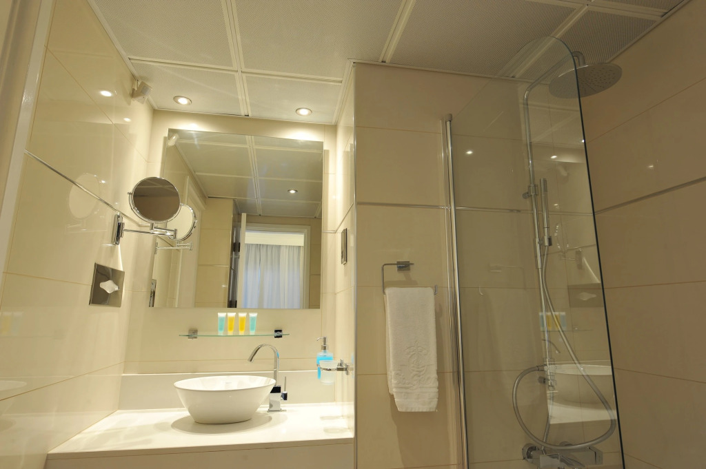 St George Beach Hotel & Spa Resort