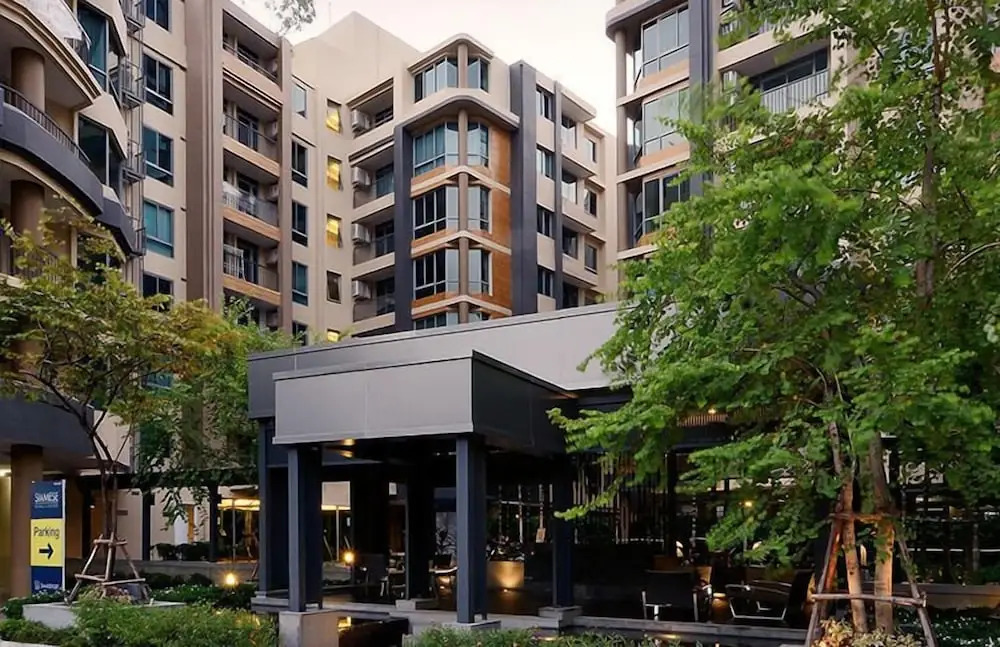 Апартаменты Locals Sathorn Siamese Nang Linchee