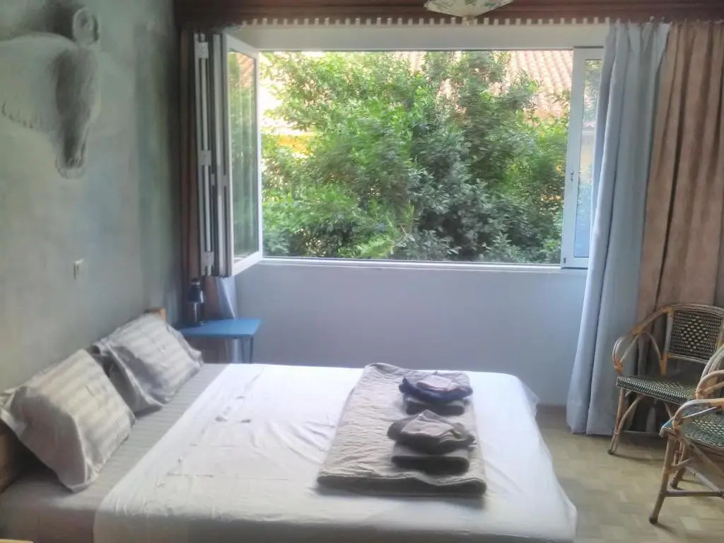 Mia's cozy flat in Ermou, 3 min from "Monastiraki"