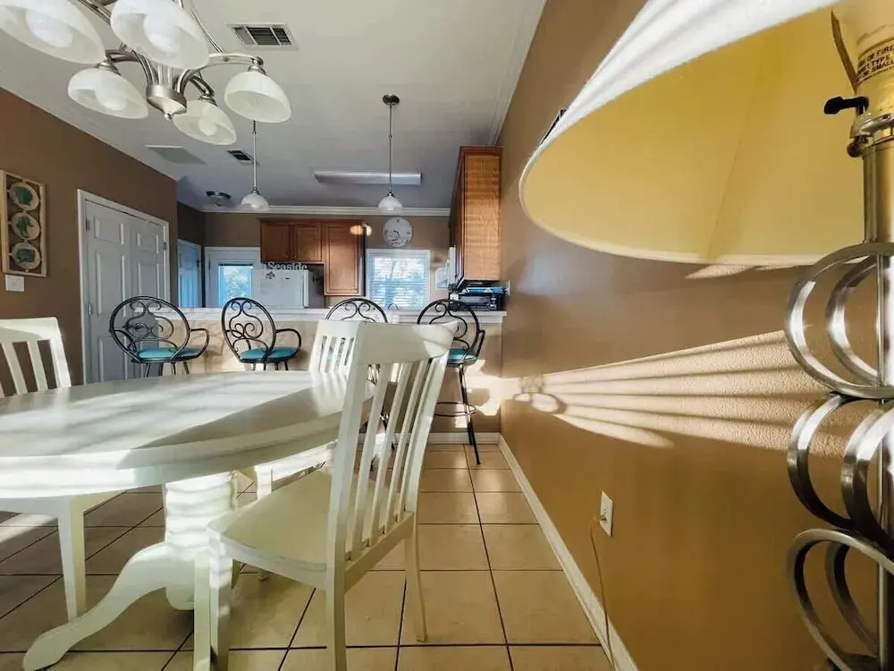 123 Beau Clair - Beachside Townhome With Balcony and Pool in Long Beach