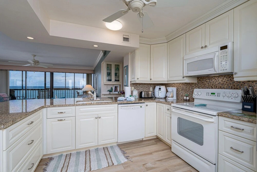 Ambassador # 905 - 26300 Hickory Blvd by Coastal Vacation Properties