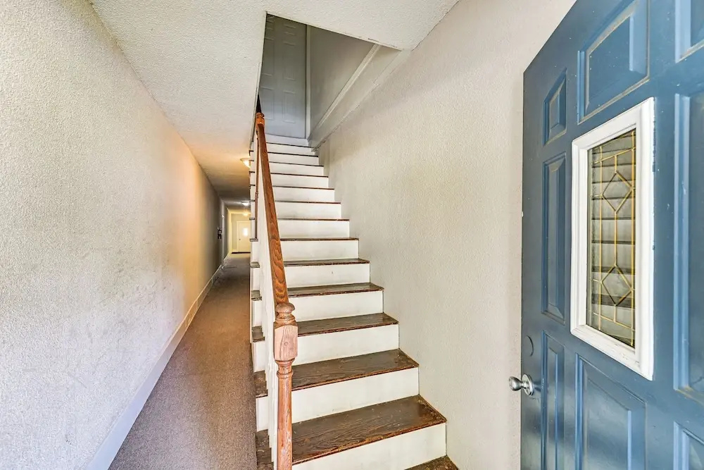 Walk to Academy: Lake Max Family Penthouse