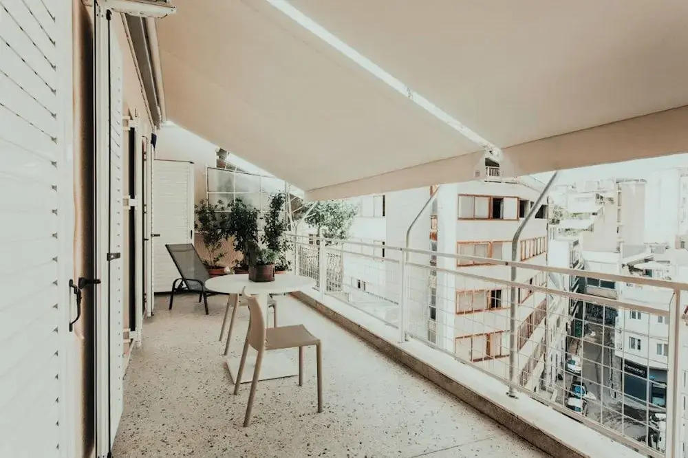 MGM Residencies - Miaouli