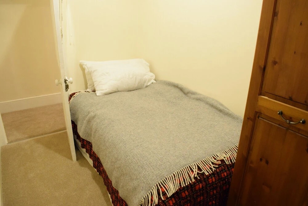Spacious 3 Bedroom Apartment in South West London