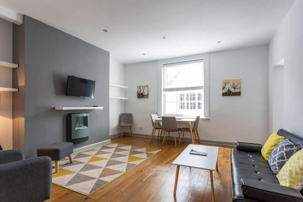 Spacious Central Chic Apartment - Simply Check In