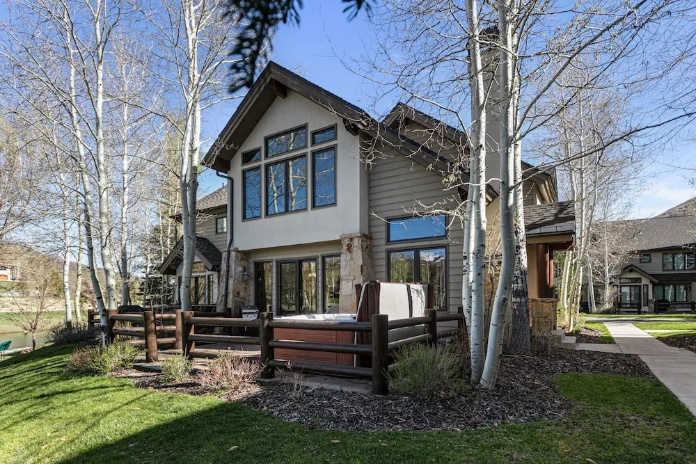 Deer Valley Townhome Walkable Location + Hot Tub 3 Bedroom Condo